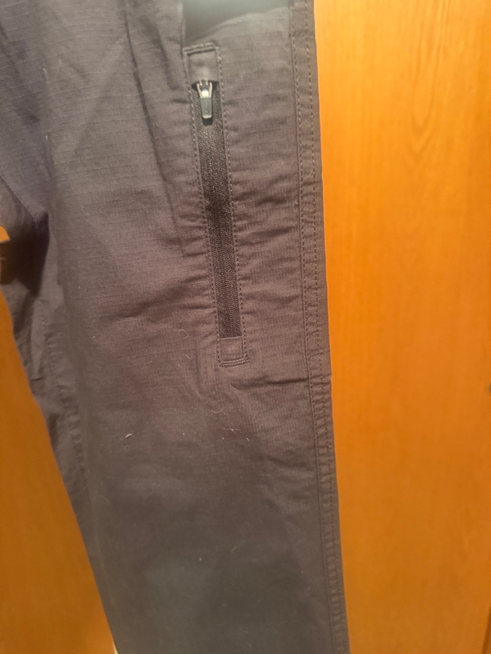 Vuori  Women’s Gray Drawstring Joggers with Zip Pocket - Picture 6 of 7